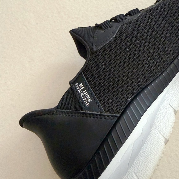 Skechers Hands Free Swift Fit Memory Foam Black White Sneakers Shoes Size 7 - Picture 12 of 16